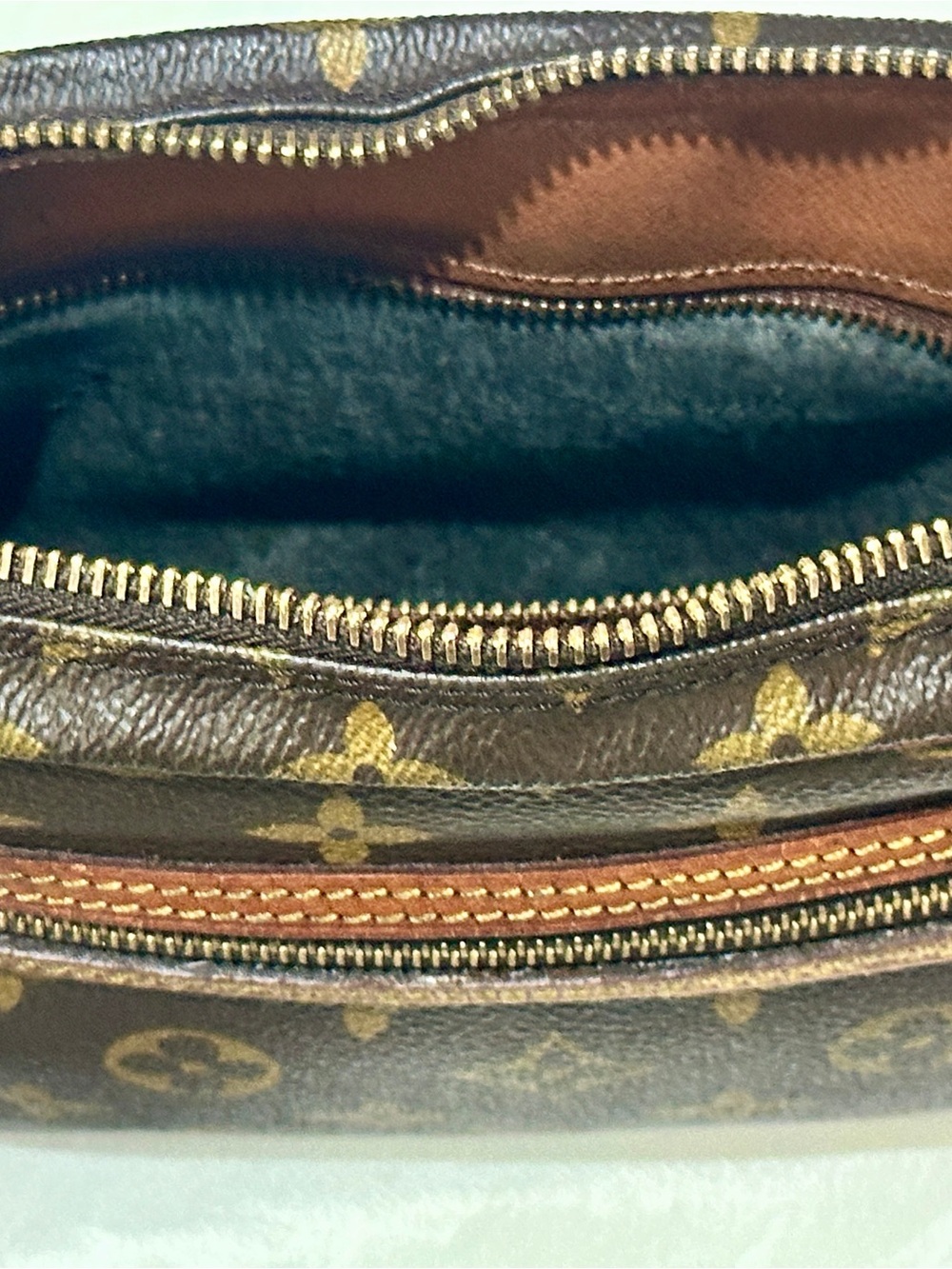Vintage Louis Vuitton Marly Dragonne wristlet/clutch - Picture 7 of 14